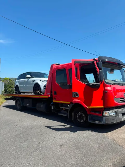 Range Rover Sport loaded on the recovery truck